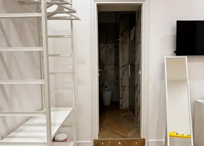 Binario 招待所 那不勒斯